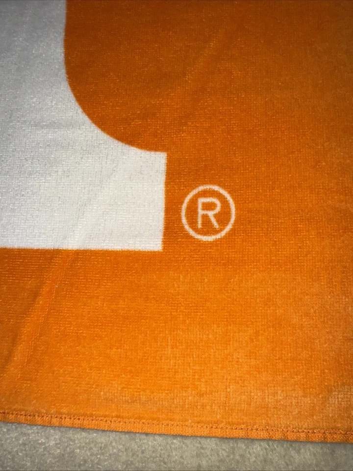 Toalla de playa Universidad de Tennessee UT Big T Tennessee 100 algodón 29 “X 56” Foto 3 de 4