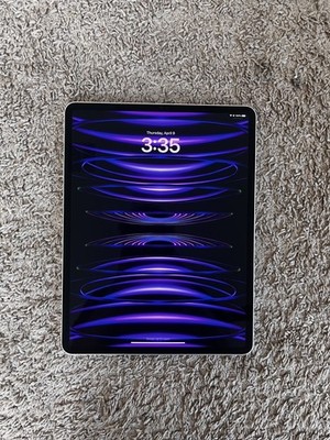 Apple iPad Pro 12.9-inch (6th Generation) 256GB Wi-Fi A2436 Silver