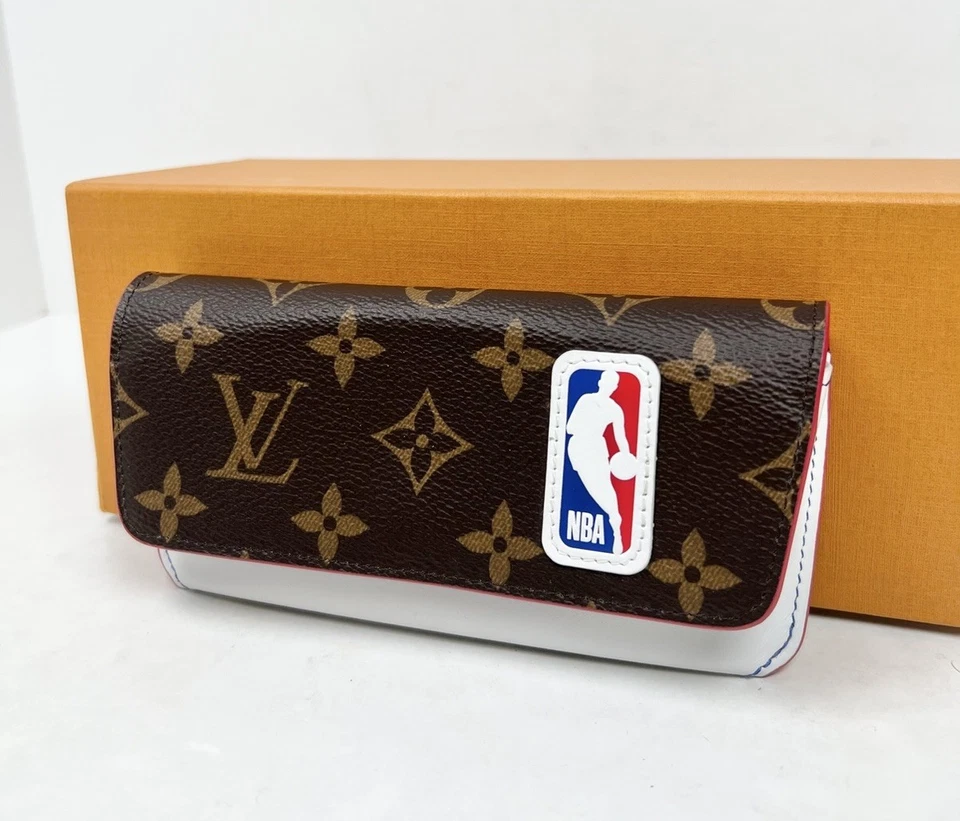Louis Vuitton X NBA Edición Limitada Cuero Monograma Marrón Gafas Estuche🏀 Foto 2 de 4