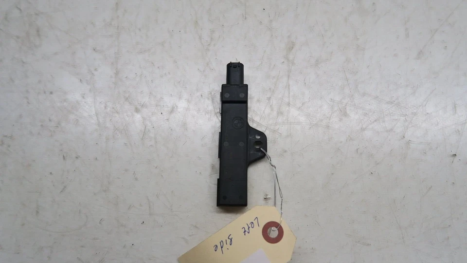 Antena de entrada sin llave lado izquierdo BMW 230i F23 2017-2021 OEM 9220831 Foto 4 de 4