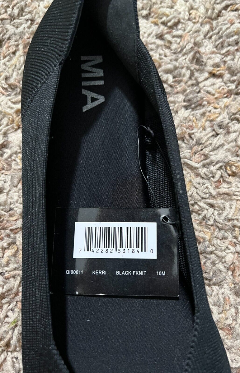 mia nike flyknit flats