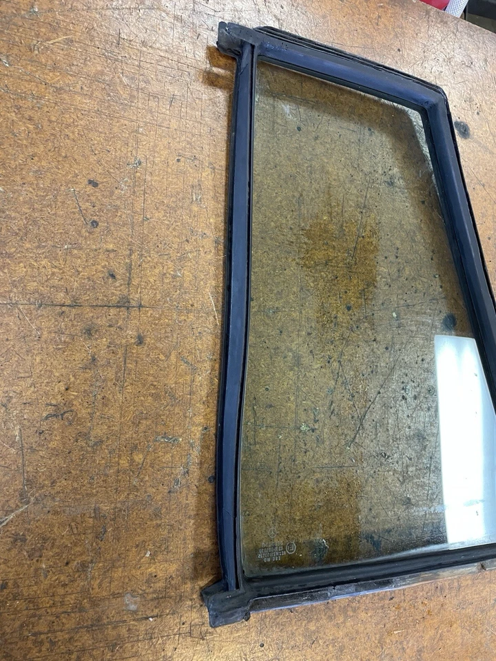 79-85 Mercede W123 300TD Vagón Lado del Conductor Izquierdo Cuarto Ventana Vidrio Fabricante de Equipo Original Foto 3 de 4