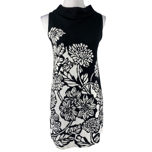 black tulle short dress Black Tulle Short Prom Dress, Black V-Neck Homecoming Party Dress