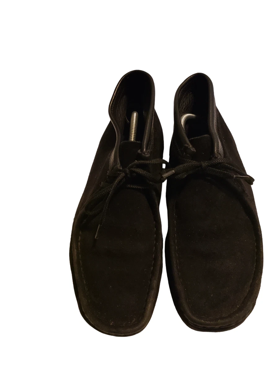 Clarks wallabees black shop gum sole