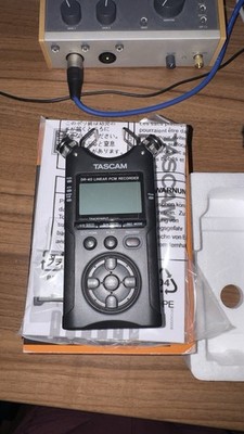 Tascam DR-40 Digital Stereo Field Audio Recorder 4 Track   Sehr Guter Zustand!