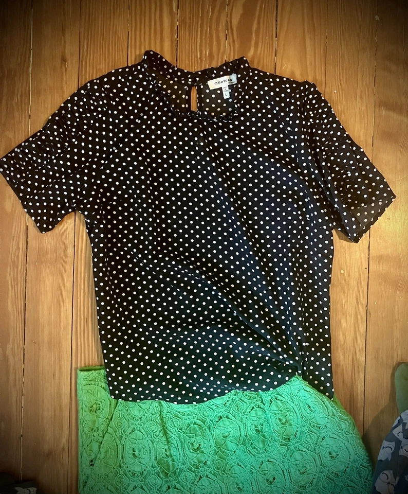 Falda Anthro Beth Bowles Talla 8 Verde Bordada Encaje Superpuesto con Bolsillos Cortados Foto 2 de 4