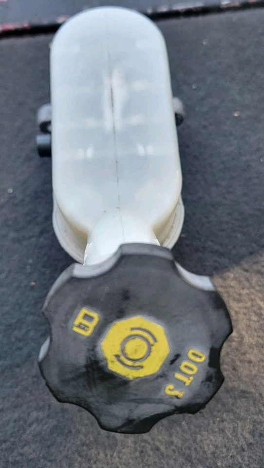 GMC ACADIA 2015 montaje de cilindro maestro buen estado con tapa de llenado incluida Foto 3 de 3