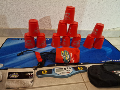 Speed Stacks rot mit Matte und Timer WSSA