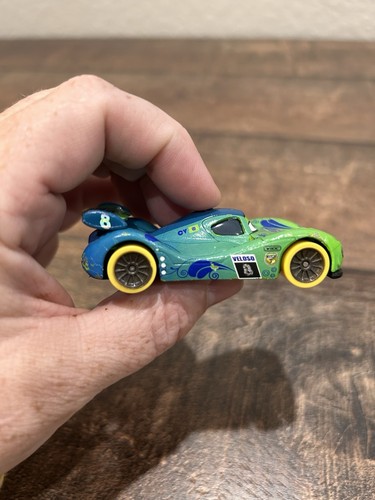 Disney Pixar Cars 2 - CARNIVAL CUP CARLA VELOSO - 1:55 Diecast - Picture 8 of 12