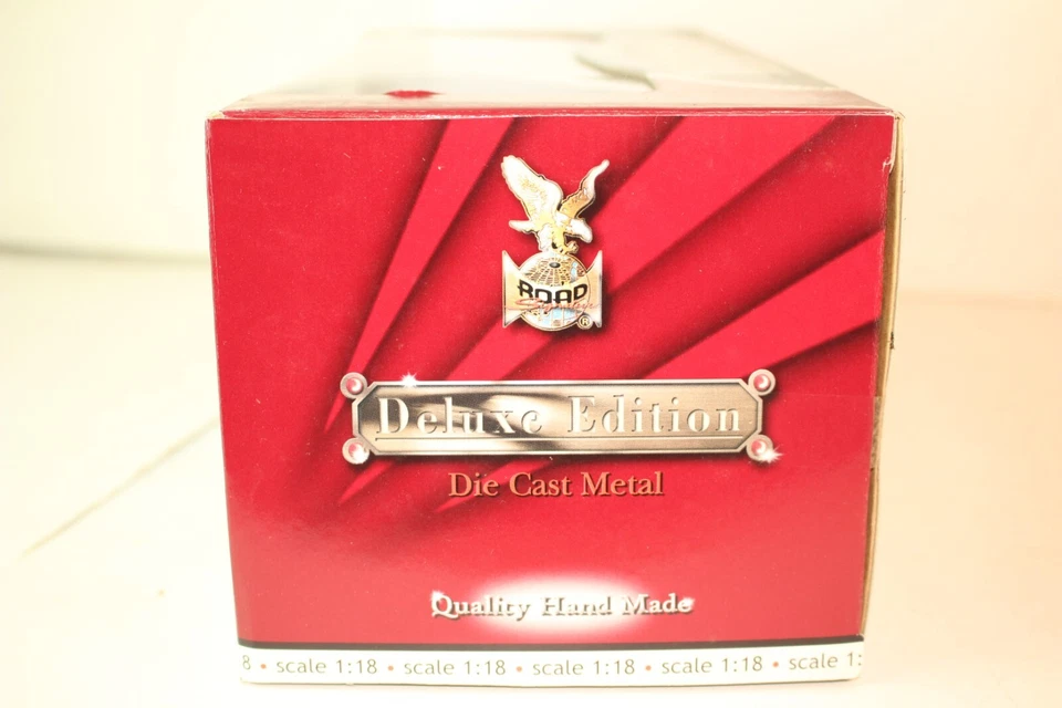 Plymouth 383 Barracuda 1969 Yat Ming Road Legends escala 1:18 Foto 3 de 4