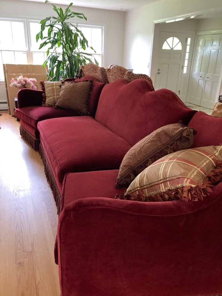 Sofá Century de terciopelo rojo personalizado Foto 3 de 3