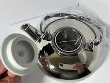 Bredemeijer New-Bone-Porzelan Tee Set mit Teekanne und 4 Bechern in Spiegelchrom