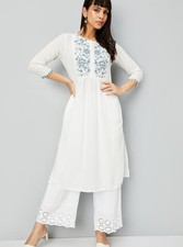 Women  s Off White Cotton Kurta Blue Floral Embroidered Ethnic Straight NF-43 