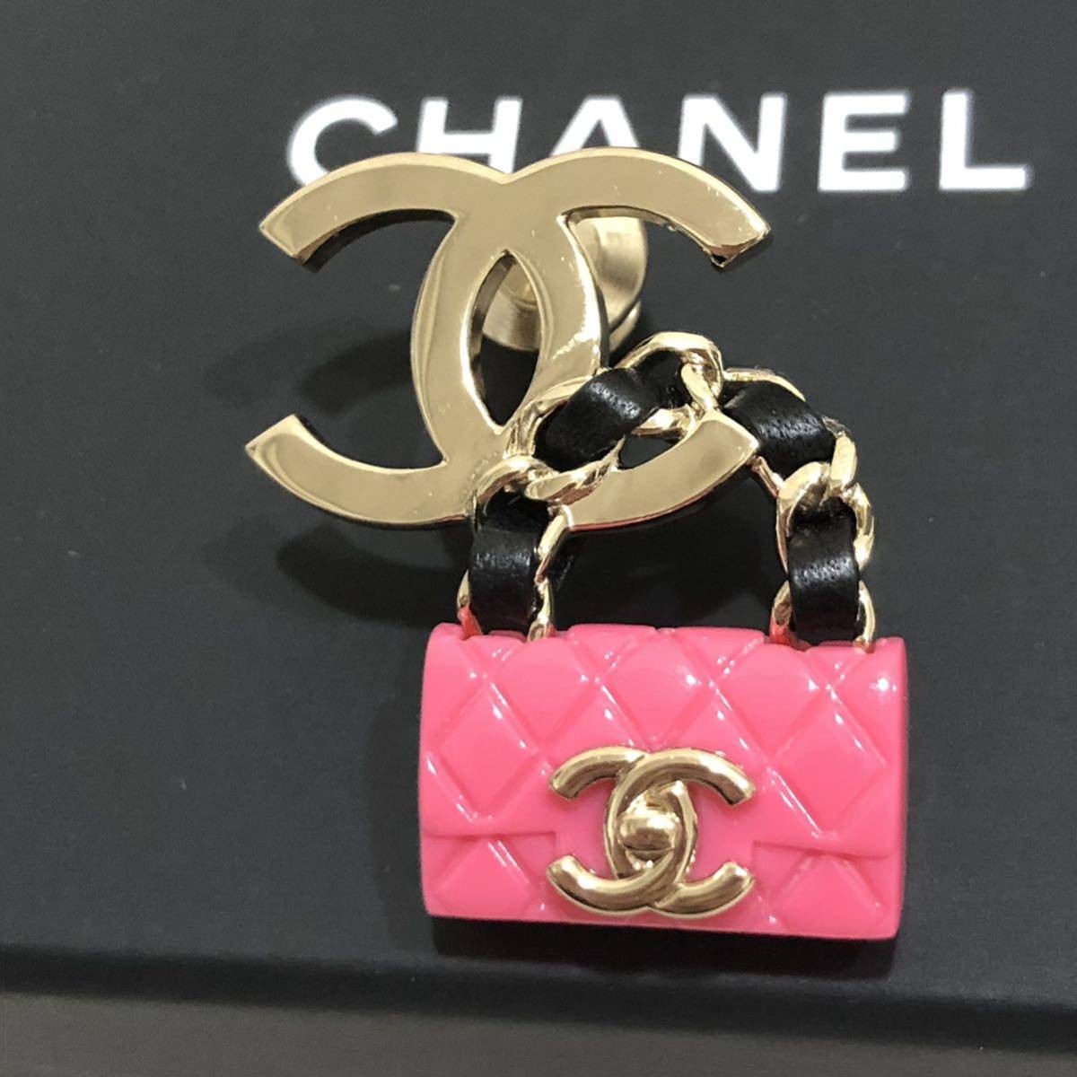 Excellent Condition CHANEL Pin Brooch Matelass Bag B23C Coco Mark Brooch (Pipe N