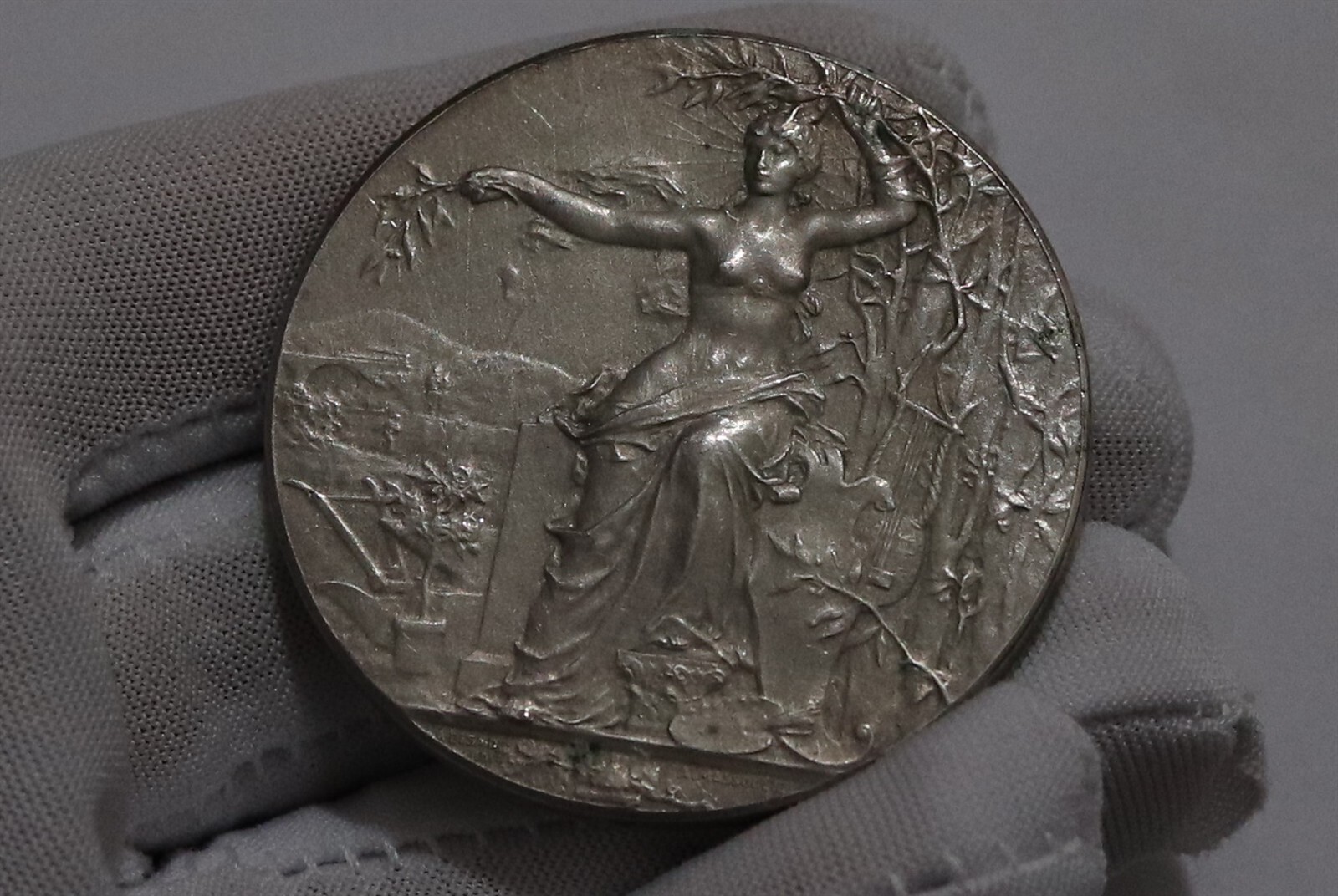 Picture 1 of 8