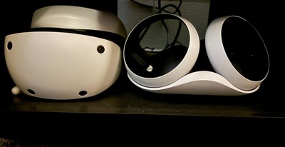 PlayStation VR2 Headset, Sense Controllers and Controller Charging Station