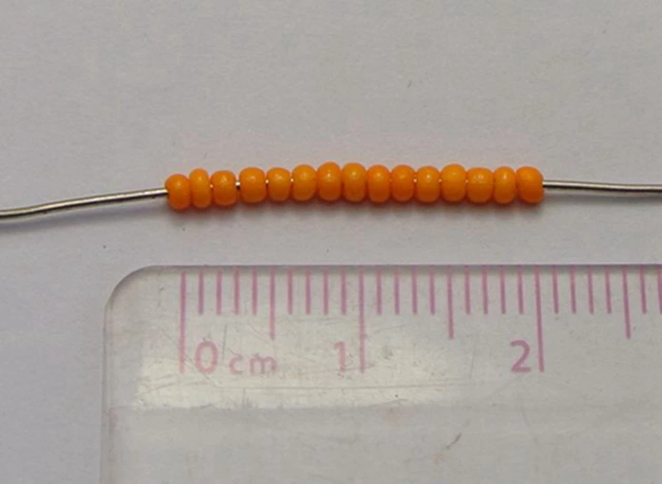 5000 pcs Opaque Mini Small Glass Beads 1.5mm(12/0) + Storage Box Jewelry Making - Image 2 of 4