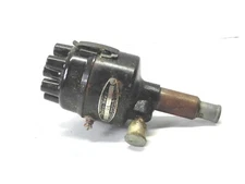 VINTAGE 1940S IHC INTERNATIONAL HARVESTER DISTRIBUTOR #1110104 NEW OLD STOCK NOS