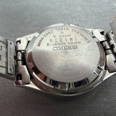 【稼働品】 SEIKO 7903-0030 レディース 腕時計 クォーツ Seiko Watch Women 25mm Green Dial Silver Tone Daydate 7903-0030