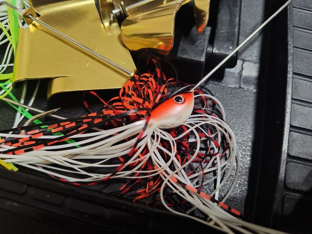 Nories olcano Gripper 50 3/8oz Buzzbait - Image 5