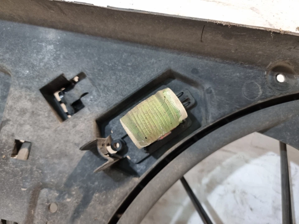 Cubierta del ventilador de refrigeración del radiador del motor Ford Transit Custom 2016 MK8 OEM BK21-8C607-B Foto 4 de 4