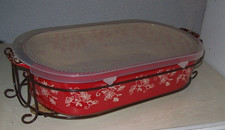 Temp-Tations Floral Lace rot Backform Auflaufform Keramik Metallgestell Deckel