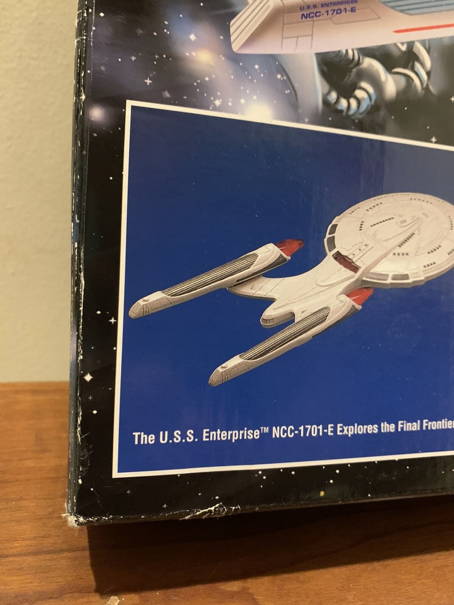 スター・トレック　U.S.S. ENTERPRISE NCC-1701 新品 Amazon | AMT 新スター・トレック U.S.S.エンタープライズ NCC