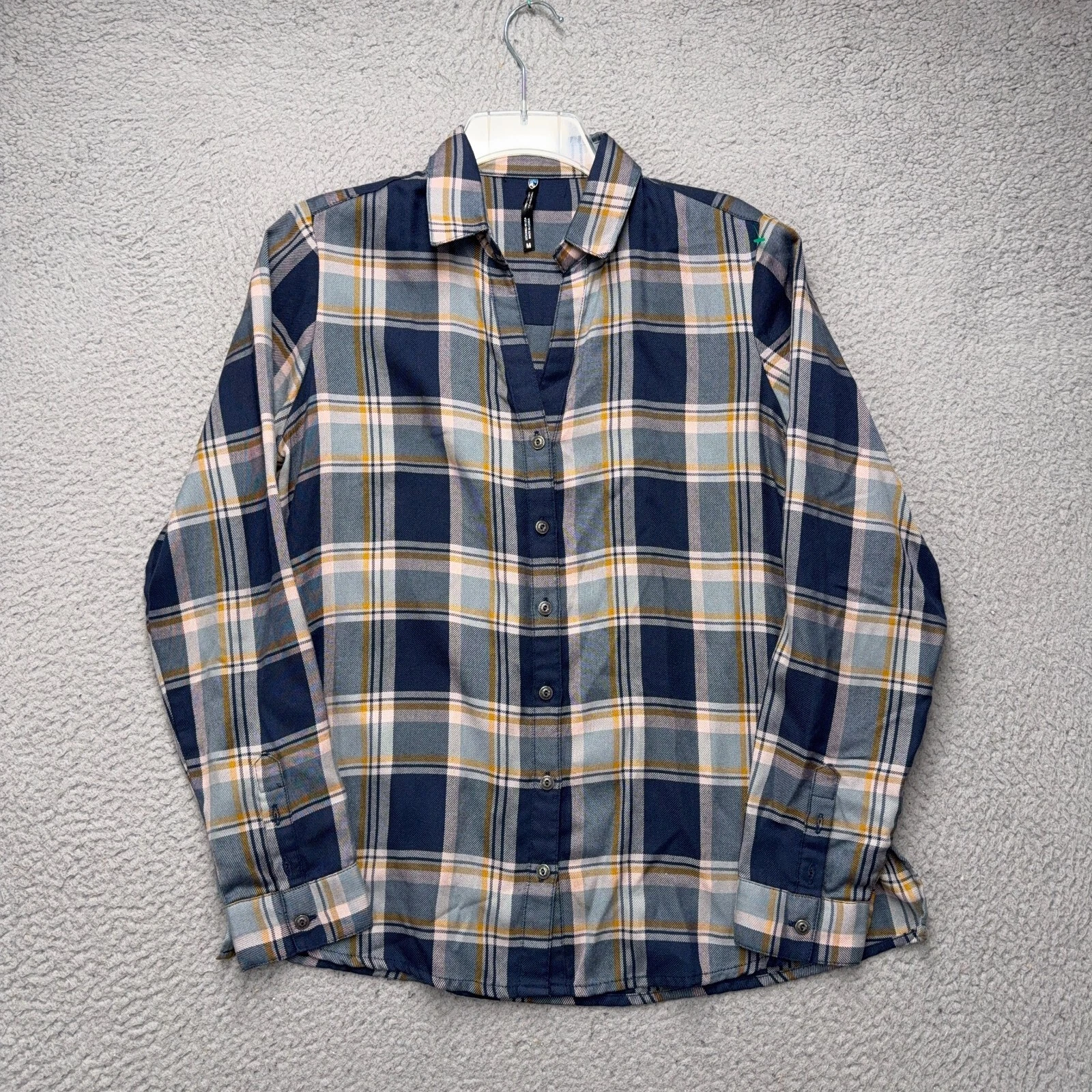 Kuhl Flannel Button Up Shirt Womens Medium Gray Blue Plaid Outdoor Casual Soft