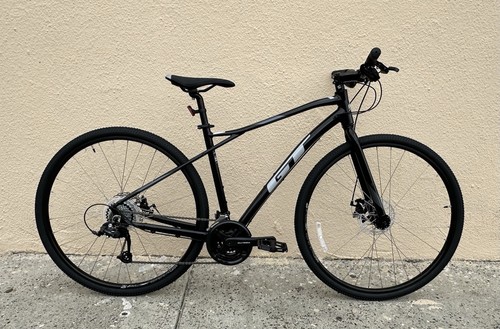 Brand New In Box GT Aggressor Sport Hybrid Bike with Disc Brakes - Picture 2 of 5