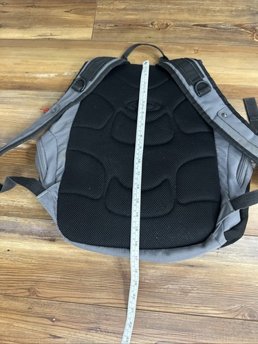 Zaino vintage Y2K Oakley Ripcord grigio grunge tattico invecchiato software indossato - Foto 19 di 21