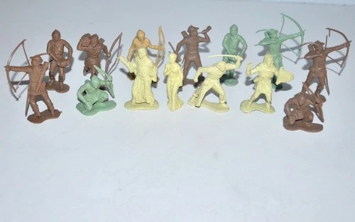 Marx Robin Hood Playset 54mm Character Figures & Merry Men Plastic Figures