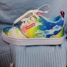Heelys Pro 20 Prints Skate Shoe with Rainbow Clouds Girls/Youth Size 1 Gently