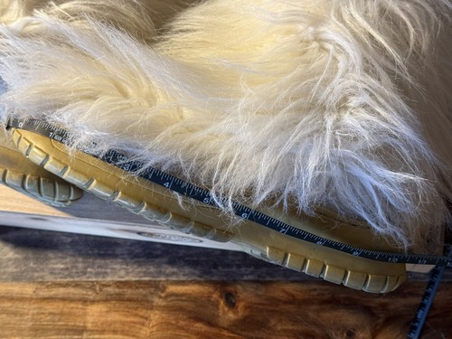 COLIN STUART FAUX FUR WHITE POM POM BOOTS | VICTORIA'S SECRET | AGED SOLE - Picture 10 of 14