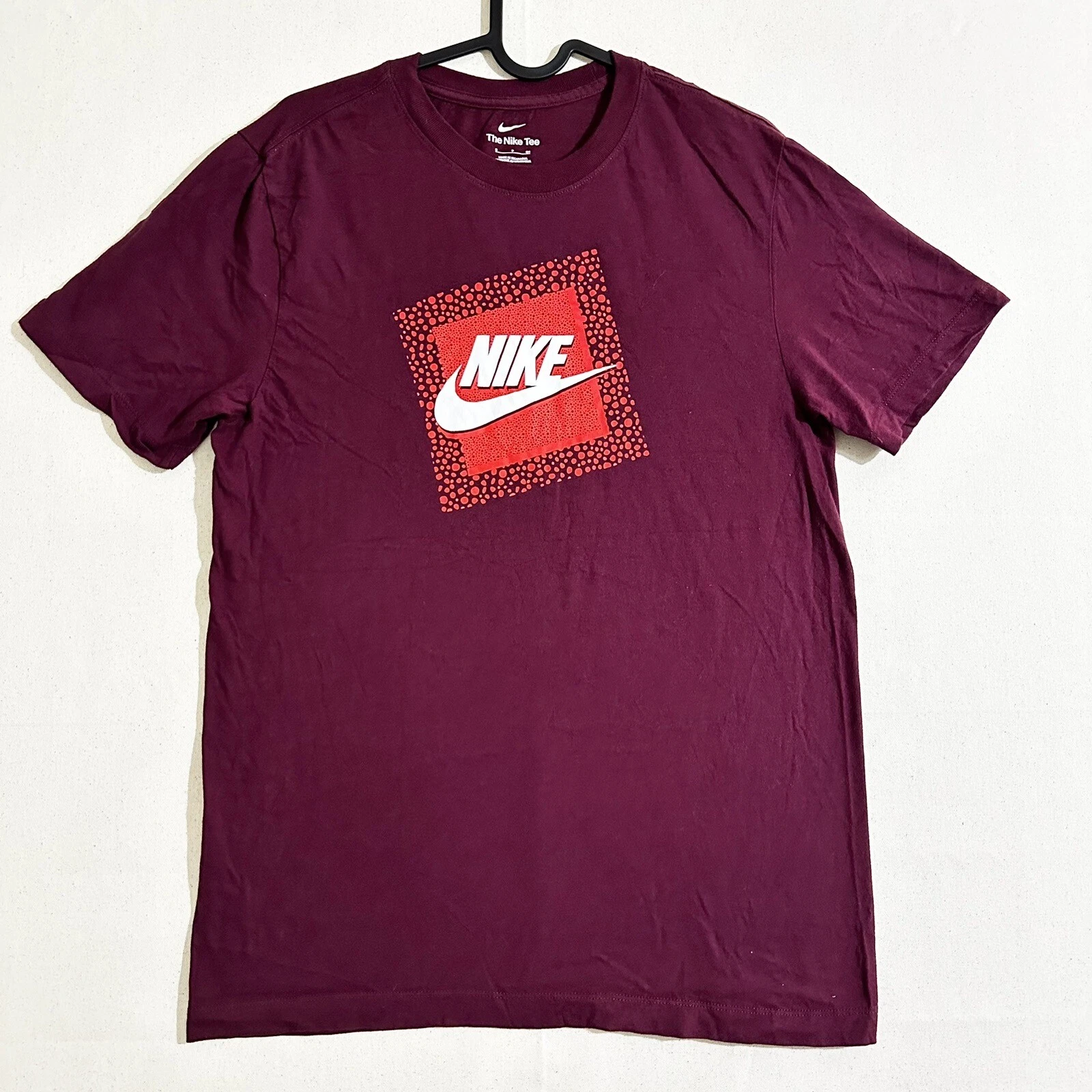Nike T-Shirt Men Small Burgundy Print Short Sleeve Cotton Crew Neck