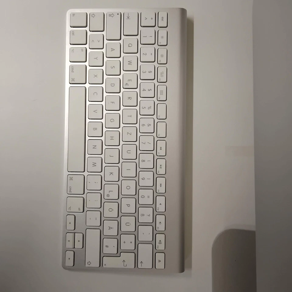 68.6cm (27") iMac Intel Core i5 2.7GHz 4GB 1TB DVDRW HD6770M 512MB Mac OSX - Bild 4 von 4