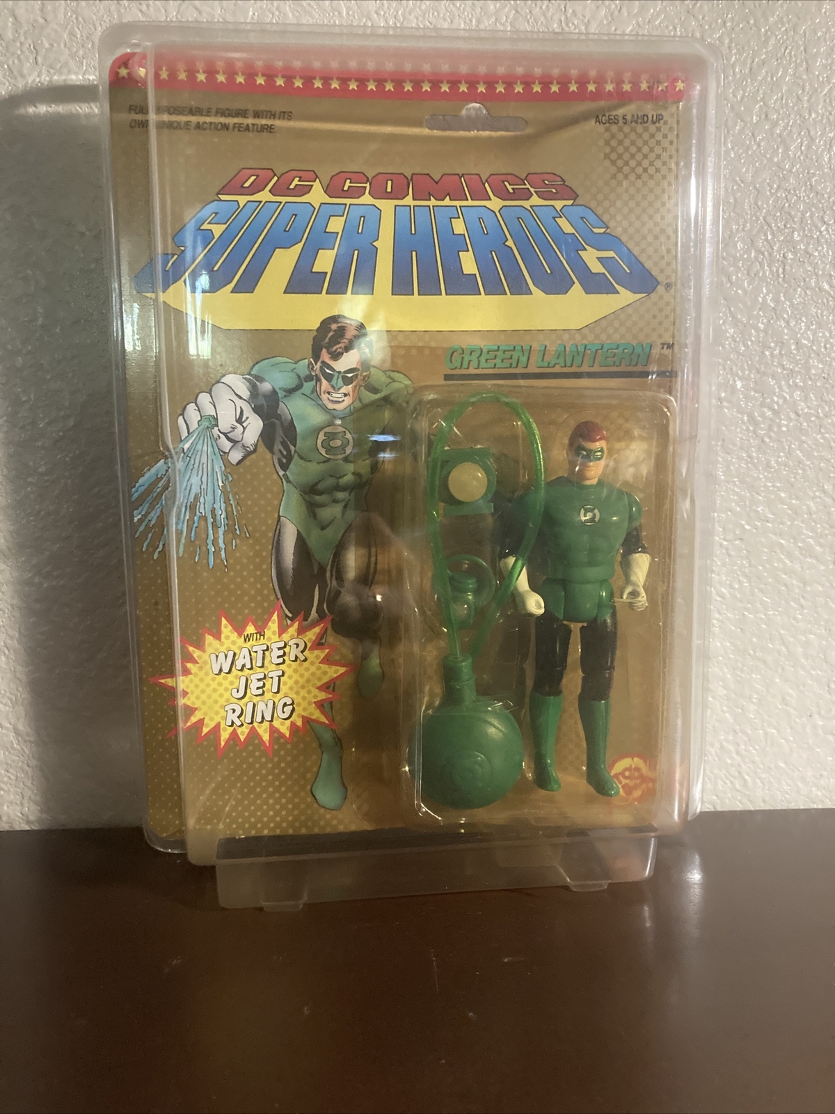 DC COMICS SUPERHEROES (1990 ToyBiz) -- GREEN LANTERN Action Figure AF - On Card