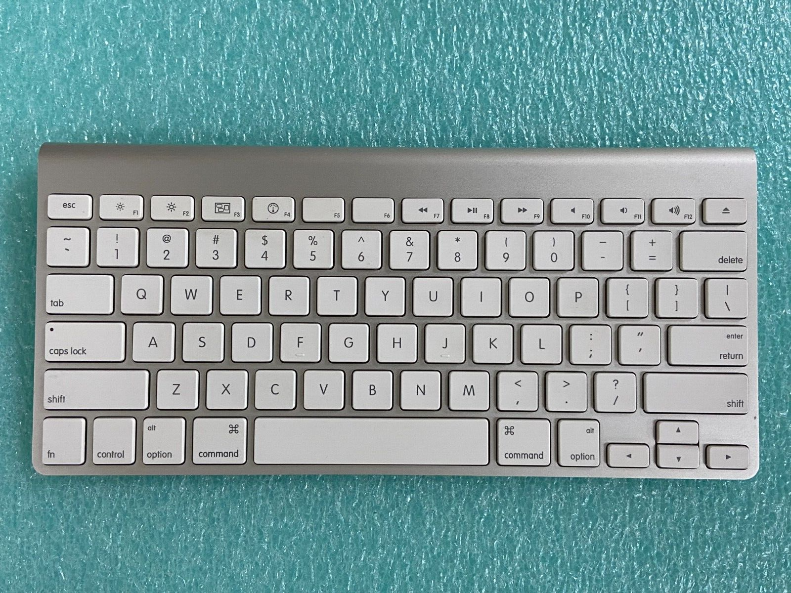 Apple A1314 3rd Gen Wireless Bluetooth Keyboard | AP482