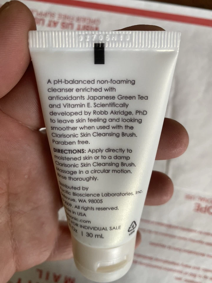 Clarisonic Hidrolimpiador Suave Viaje Tamaño 1 Foz 30 ml Y Cepillo Foto 2 de 4