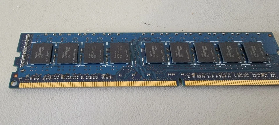 Hynix 4GB PC3-8500E DDR3-1066 ECC Unbuffered 2Rx8 HMT351U7AFR8C-G7 - Image 3 of 3
