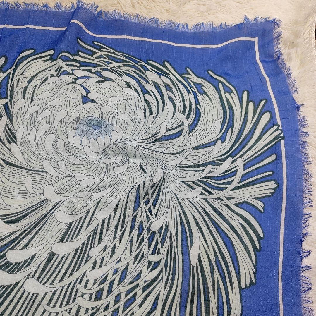 GUCCI Large Silk Rayon Scarf with Floral Pattern, 118cm x 125cm thumbnail 9