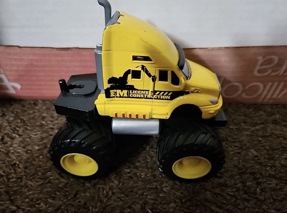 Maisto Fresh Metal Builder Zone Quarry Monster Hauler Truck (AS IS) - Image 4 of 4