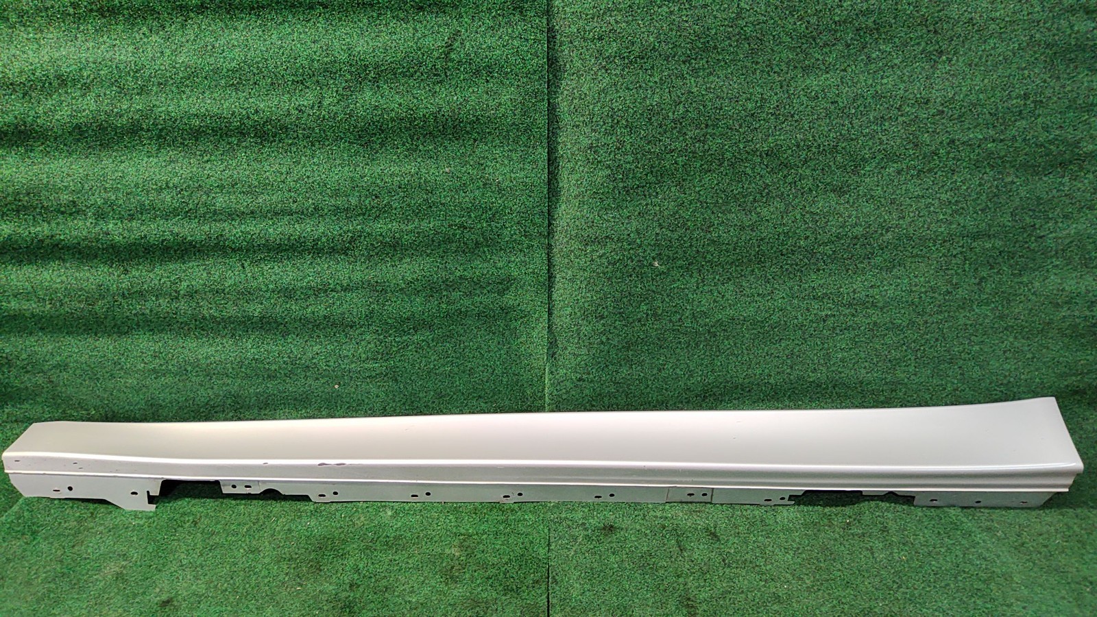 2017-2021 BMW 330i Left Rocker Molding Color A83 OEM 51777312751