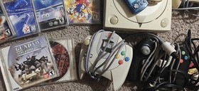 Sega Dreamcast Console Bundle HKT-3020 w/ 6 Games and 4 controllers