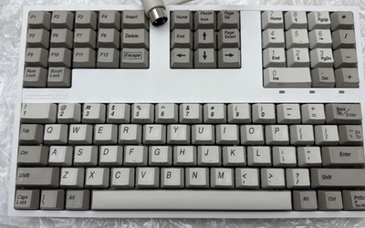 Datalux XT AT Keyboard PIRUW /62-127900-N7  5-pin DIN connector