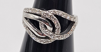 Infinity Loop Love Ring 18k White Gold Plated CZ Size 8
