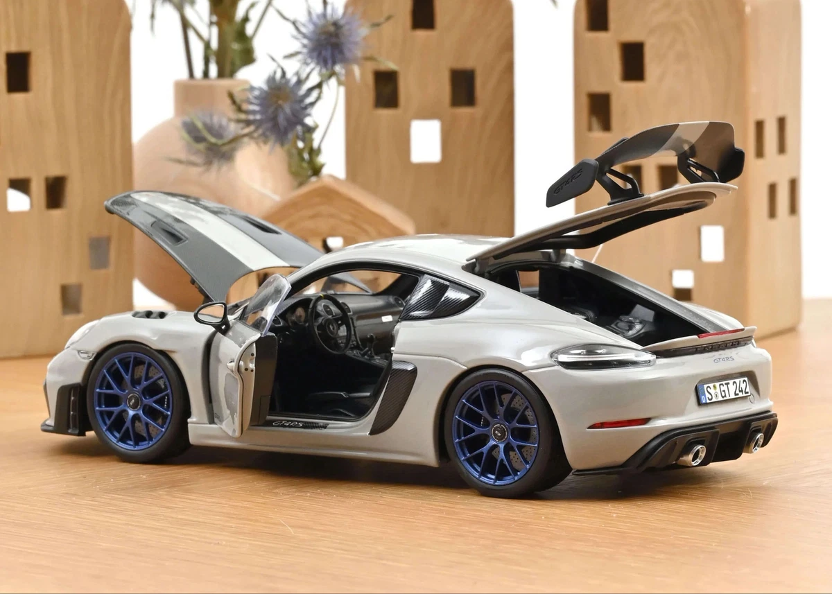 1:18 Porsche 718 Cayman GT4 RS Weissach Package 2023 -- Chalk Grey -- Norev