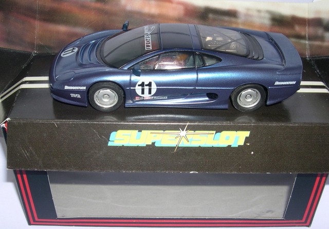scalextric jaguar xj220