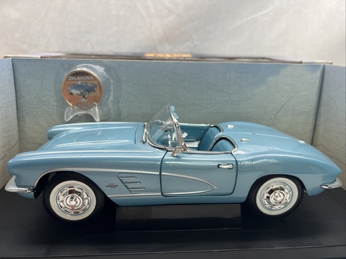 ETRL 1961 Corvette convertible 1/18 diecast joya azul edición Route 66 con moneda - Imagen 2 de 21