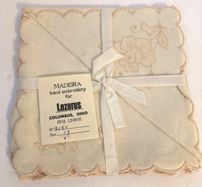 Vintage MADEIRA SET of 4 UNUSED NOS HAND EMBROIDERED 14'' LINEN NAPKINS Off-White