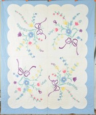 GORGEOUS Vintage 30's Floral Bouquet Applique Antique Quilt, Nice Blue Border 